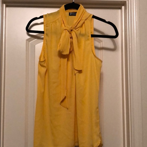 Pants and top - Picture 2 of 2